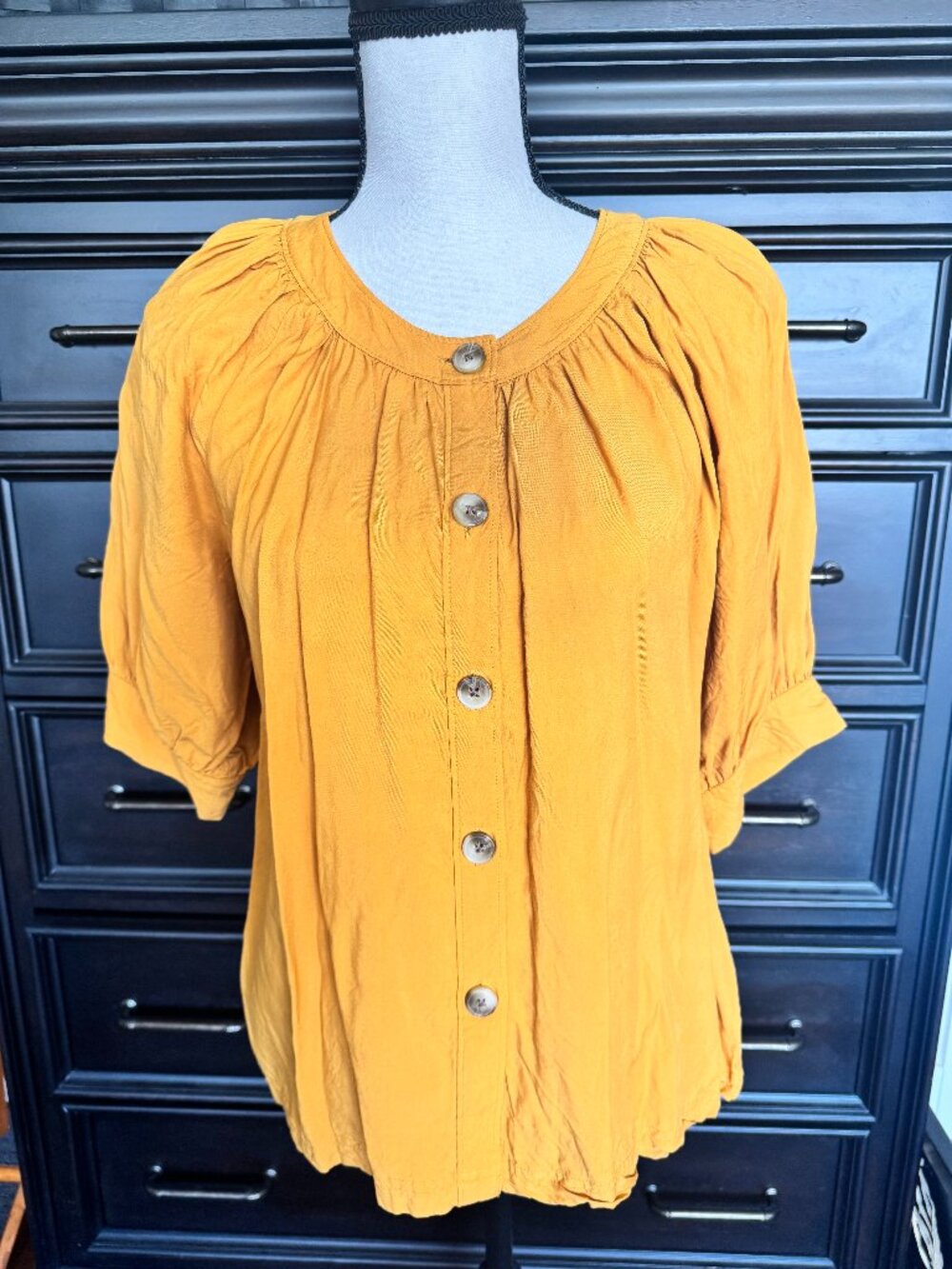 Ann Taylor Mustard Gold Gathered Neck Top Short Sleeves Size M Nice!!